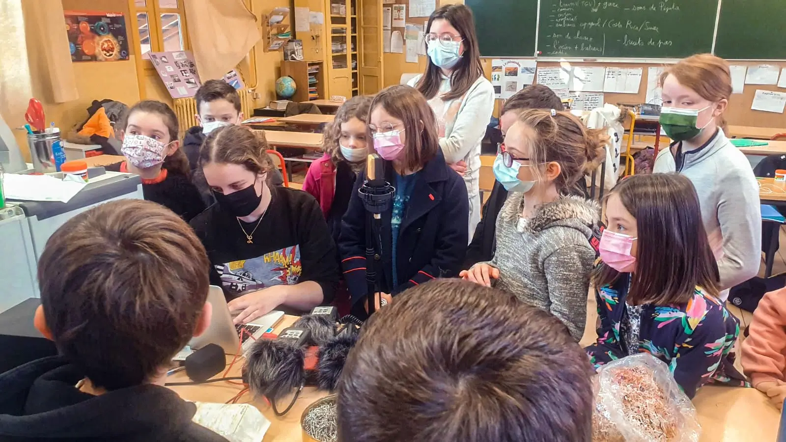 Faites des arts 2022 en Isère. Le théâtre d'Anoukis accompagne les écoles pour créer un podcast